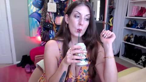 Snapshot of dommetomorrow chatting on September 8, 6:18 pm DommeTomorrow online show from September 8, 6:18 pm