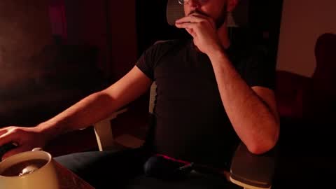 Snapshot of domtop_eric chatting on March 27, 3:01 am domtop_eric online show from March 27, 3:01 am