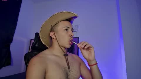 Snapshot of donathoo chatting on March 23, 1:09 am Donat Independent Model online show from March 23, 1:09 am