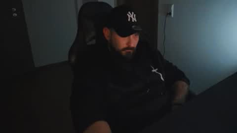 donchriiis online show from February 3, 1:26 am