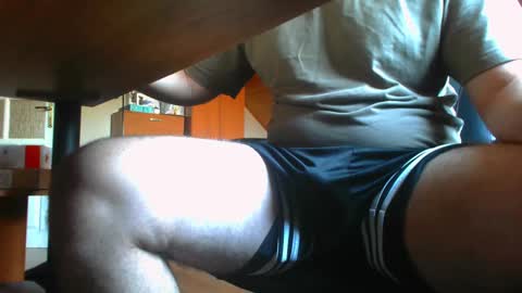 Snapshot of dondematteo chatting on February 22, 9:23 am TheCleaner online show from February 22, 9:23 am