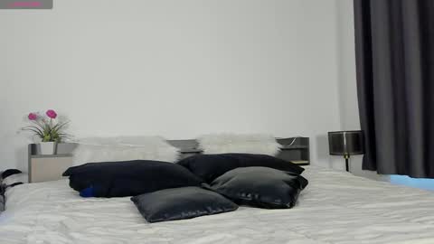 Snapshot of dongfatherproductions chatting on January 27, 2:53 am DongFatherProductions online show from January 27, 2:53 am