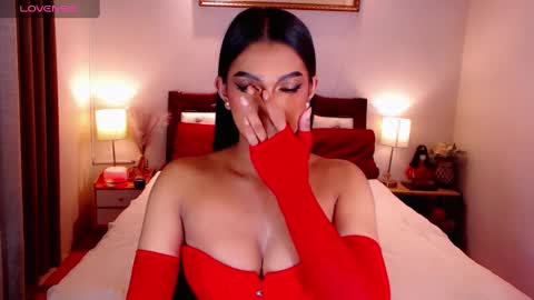 Snapshot of donia_maria chatting on December 8, 7:37 am donia_maria online show from December 8, 7:37 am