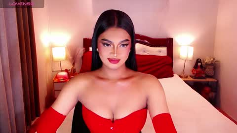 Snapshot of donia_maria chatting on December 9, 10:43 am donia_maria online show from December 9, 10:43 am