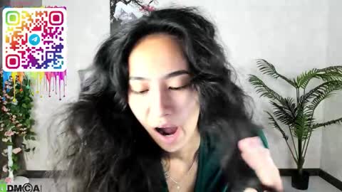 Snapshot of donnaa_drew chatting on September 14, 3:49 am Aura online show from September 14, 3:49 am