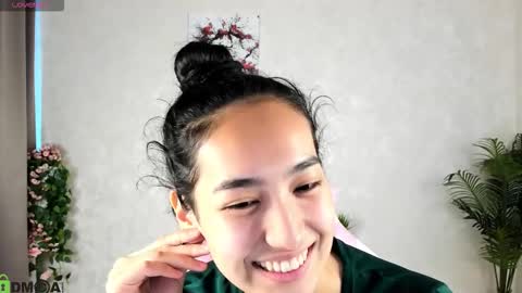 Snapshot of donnaa_drew chatting on September 26, 3:54 am Aura online show from September 26, 3:54 am