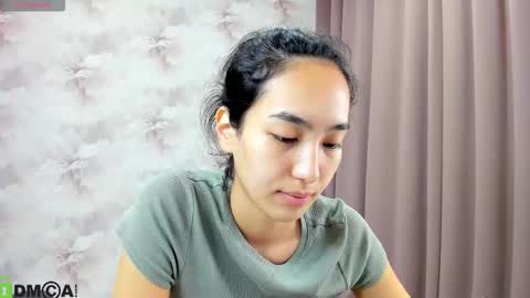 Snapshot of donnaa_drew chatting on October 1, 4:07 am Aura online show from October 1, 4:07 am