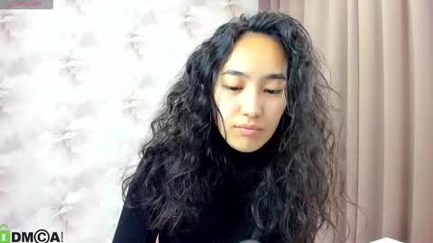 Snapshot of donnaa_drew chatting on October 2, 3:02 am Aura online show from October 2, 3:02 am