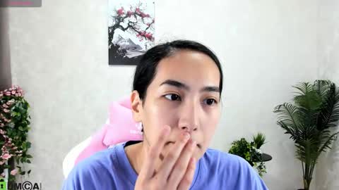 Snapshot of donnaa_drew chatting on October 20, 2:34 am Aura online show from October 20, 2:34 am