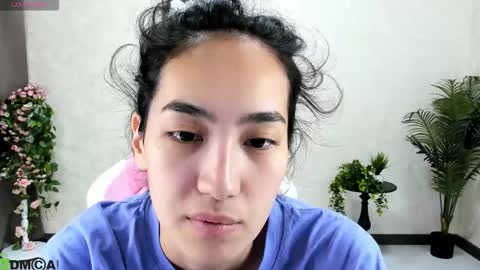 Snapshot of donnaa_drew chatting on October 21, 2:01 am Aura online show from October 21, 2:01 am