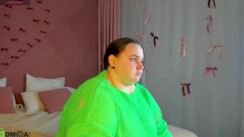 Snapshot of donnaa_june chatting on March 2, 9:16 am donnaa_june online show from March 2, 9:16 am