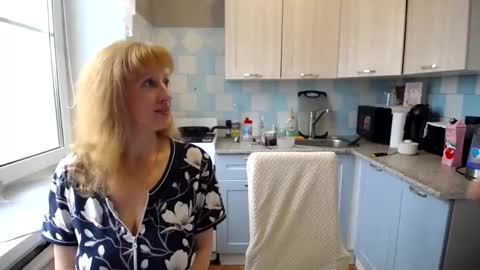 Tatiana 43 curvy sexy body and Joanna redhead 39 years online show from October 2, 7:26 am