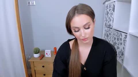 DonnaSensual online show from December 19, 5:42 pm