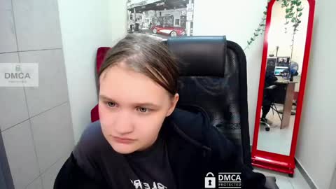 Snapshot of donnasia chatting on June 9, 8:15 am Sia online show from June 9, 8:15 am