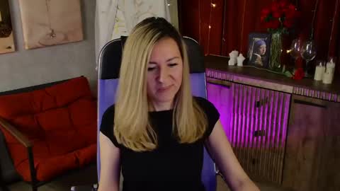 Donna online show from May 14, 6:58 pm