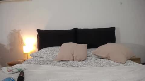 Snapshot of dontcallmeangel_ chatting on October 12, 9:14 pm Iara online show from October 12, 9:14 pm