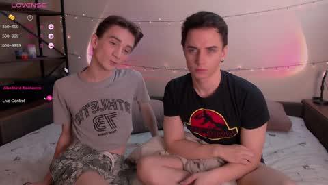 Snapshot of dontknowloool chatting on January 7, 5:42 pm EliotKenny online show from January 7, 5:42 pm