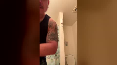 Snapshot of doodlez224472 chatting on March 18, 6:44 pm doodlez224472 online show from March 18, 6:44 pm