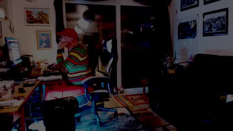 Snapshot of dopeleaf2 chatting on February 16, 10:54 pm dopeleaf2 online show from February 16, 10:54 pm