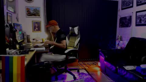 Snapshot of dopeleaf2 chatting on September 12, 7:25 pm dopeleaf2 online show from September 12, 7:25 pm