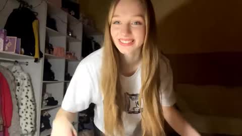 Snapshot of doreathagustave chatting on February 28, 6:09 pm Anika online show from February 28, 6:09 pm