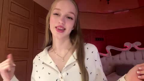 Snapshot of doreathagustave chatting on March 5, 12:12 pm Anika online show from March 5, 12:12 pm