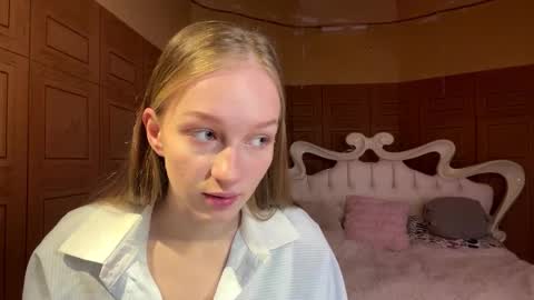 Snapshot of doreathagustave chatting on March 29, 8:47 am Anika online show from March 29, 8:47 am