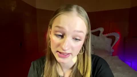 Snapshot of doreathagustave chatting on April 4, 5:10 pm Anika online show from April 4, 5:10 pm