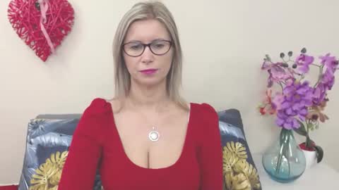 Snapshot of doreenkiss chatting on December 17, 7:29 am DoreenSexy online show from December 17, 7:29 am