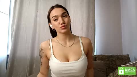Jacqueline online show from May 12, 5:26 am