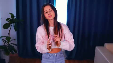 Snapshot of dorettaswitalski chatting on February 16, 8:10 am Hanna online show from February 16, 8:10 am