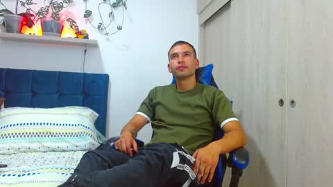 dorian_h online show from April 25, 1:08 am