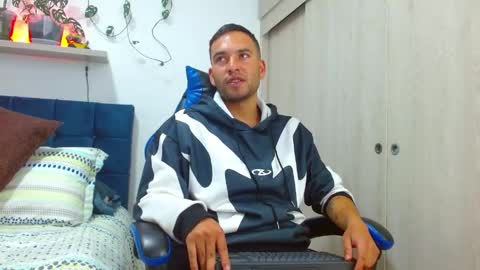 dorian_h online show from May 4, 4:47 pm