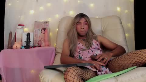 Nicolle online show from December 26, 11:24 pm