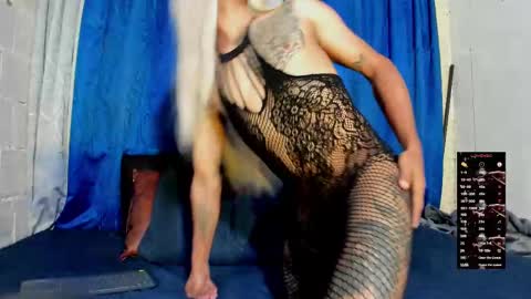 Nicolle online show from October 8, 7:55 pm