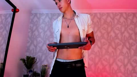 dorian_mystery online show from December 3, 7:32 am