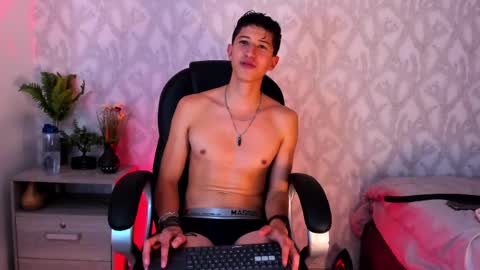 dorian_mystery online show from December 6, 7:21 am