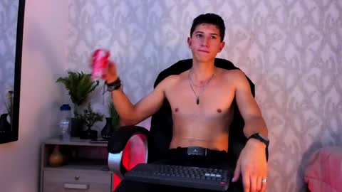 dorian_mystery online show from December 17, 7:40 am