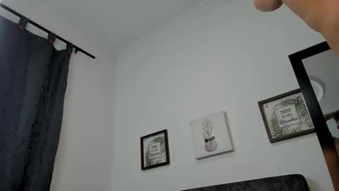 Dorian Fenix online show from December 18, 7:31 pm