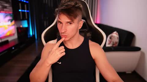 Dorian Reyes online show from October 3, 8:28 pm