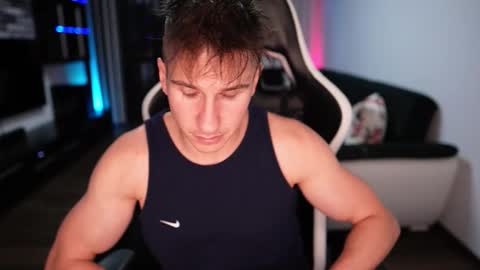 Dorian Reyes online show from October 5, 9:56 pm