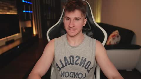 Dorian Reyes online show from December 16, 12:04 am