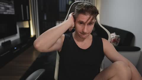 Dorian Reyes online show from May 5, 10:18 pm