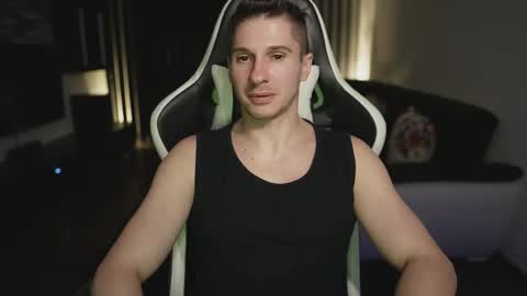 Dorian Reyes online show from May 7, 10:48 pm