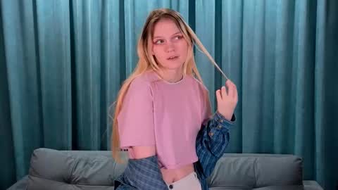 Emma online show from February 8, 7:06 pm