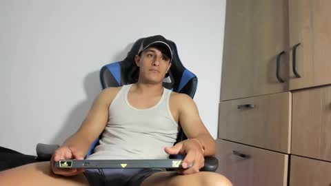 dorman_boy online show from March 12, 2:50 am