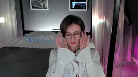 Snapshot of dorothy_meyer chatting on December 3, 3:03 am Dorothy Next stream on Monday at 3am-9am online show from December 3, 3:03 am