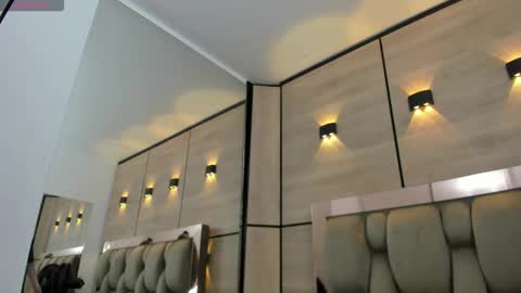  DOROTHY online show from December 21, 3:35 am