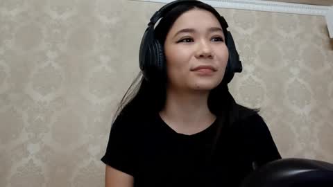Snapshot of dorothygreene chatting on October 15, 10:15 am YuKi online show from October 15, 10:15 am