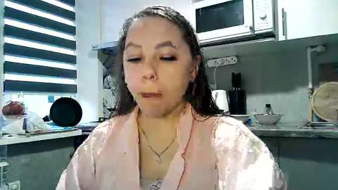 Snapshot of dorrie_ann chatting on November 5, 6:24 am Dorrie Ann online show from November 5, 6:24 am